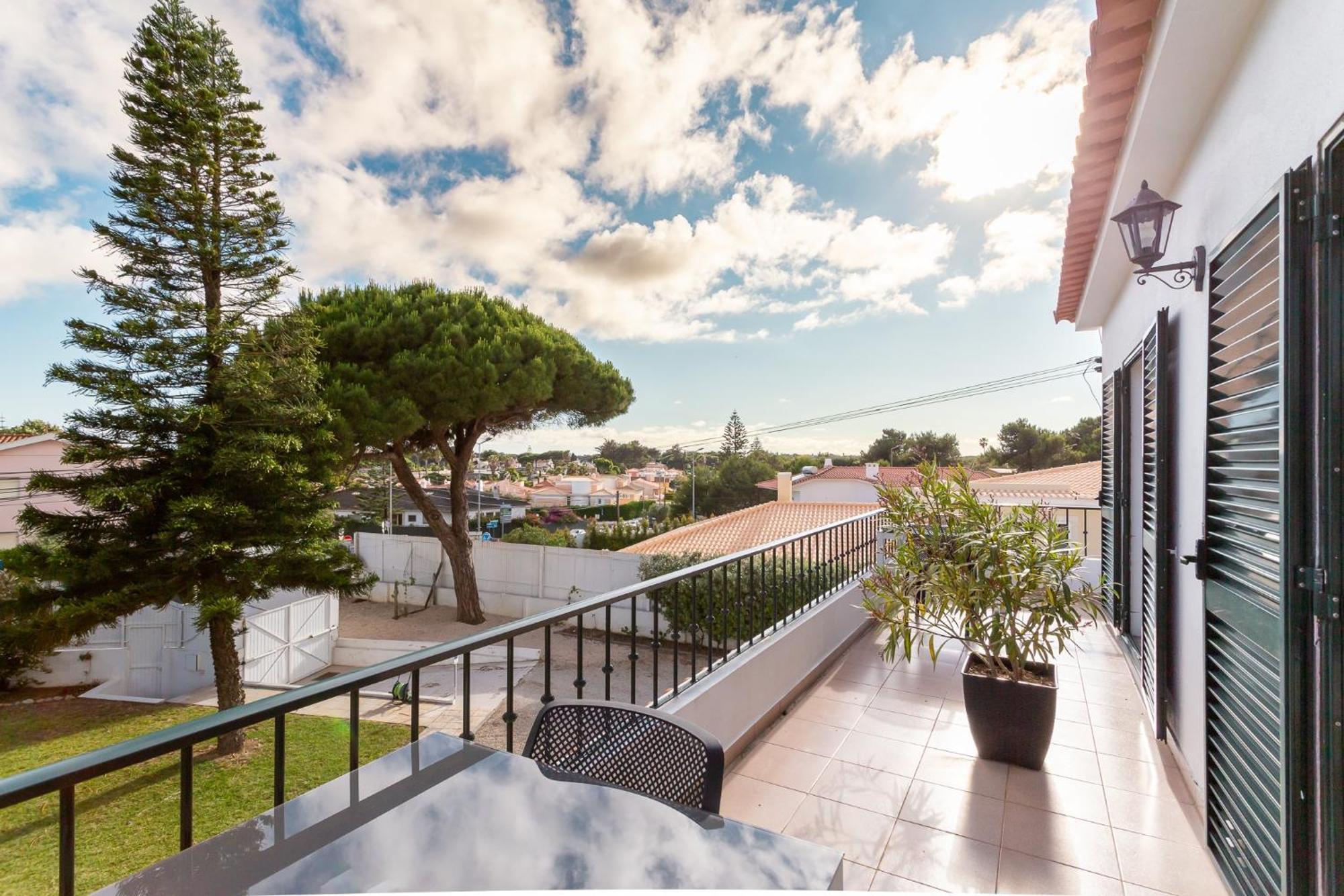 Moro's Friends House -